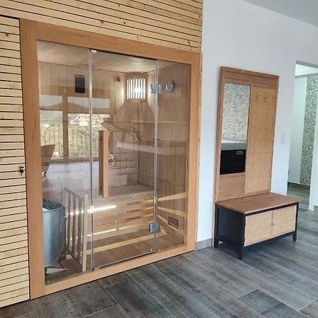 Ferienhaus Longra Family &