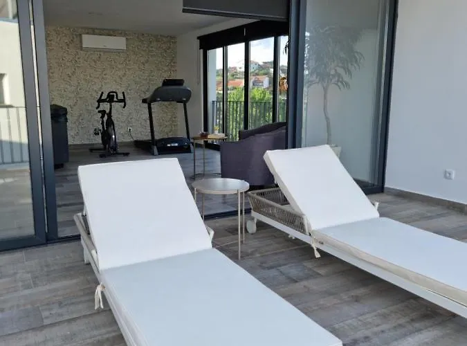 Hébergement de vacances Longra Family & *