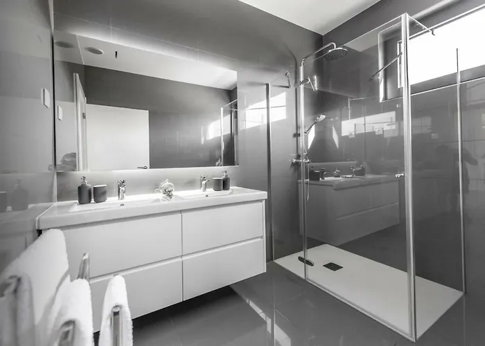 Longra Family & Barcel