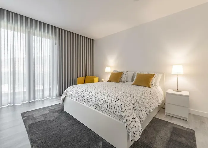 Hébergement de vacances Longra Family & *